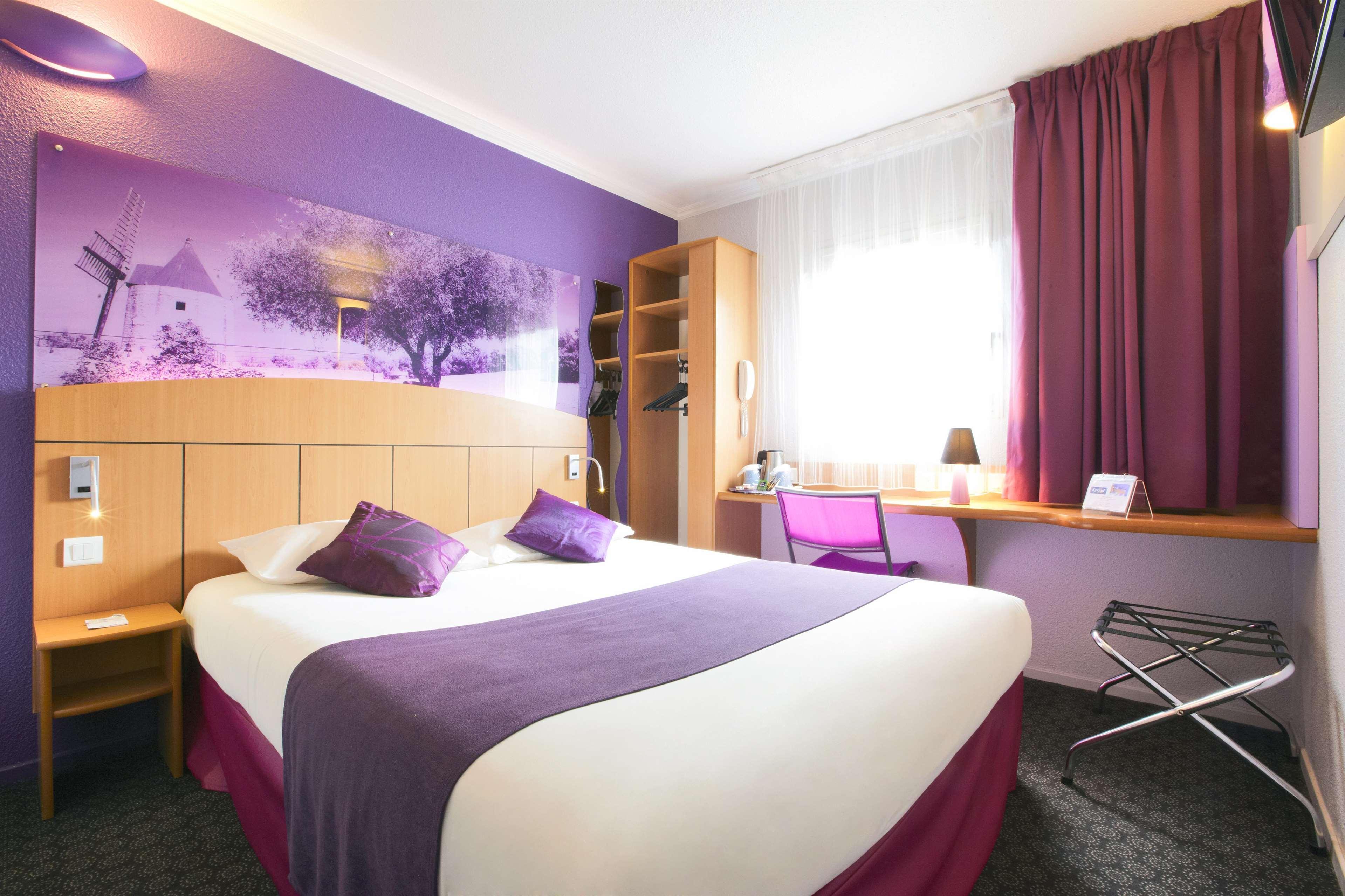 Hotel Kyriad Direct 2*