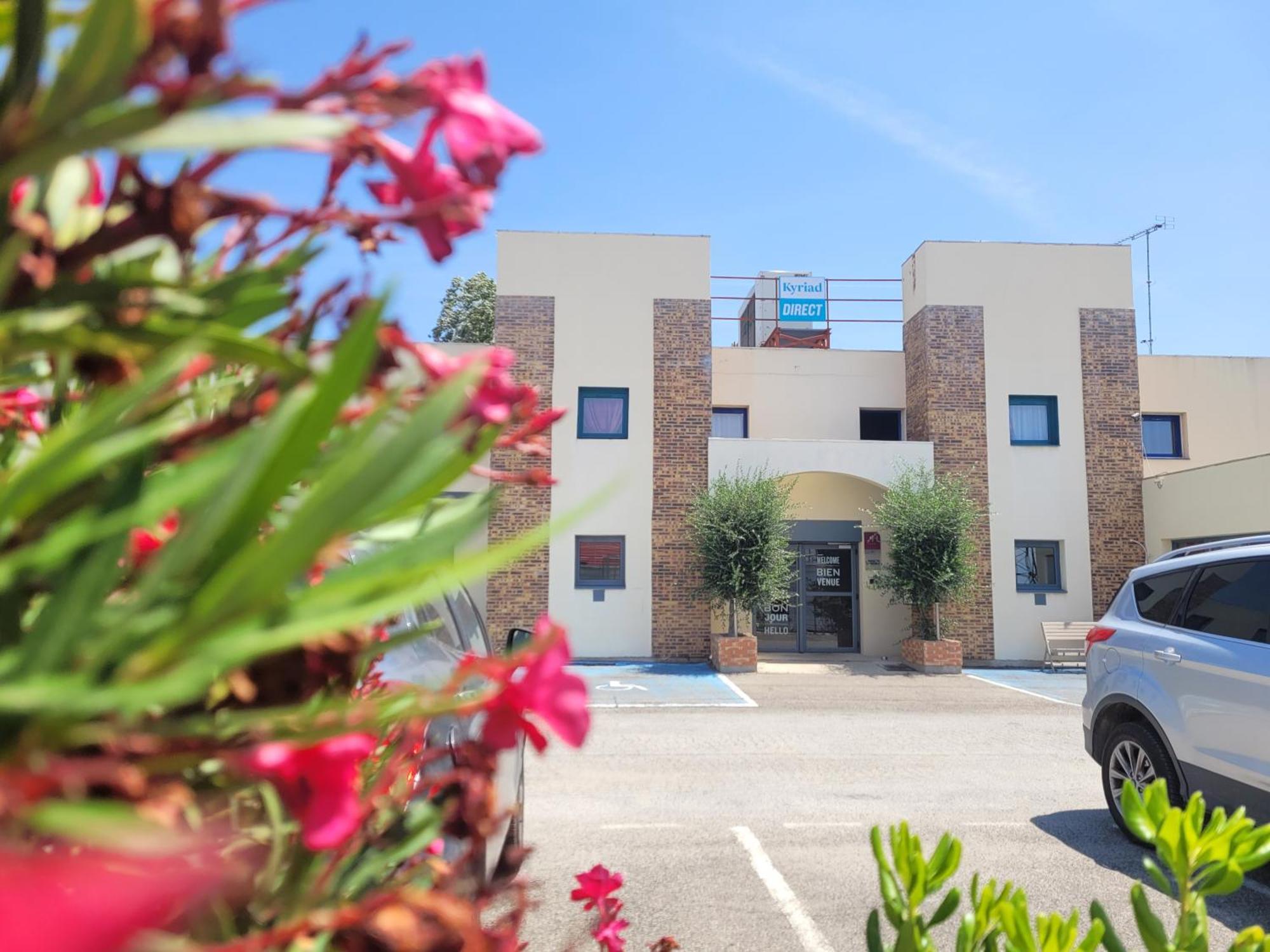 Hotel Kyriad Direct Arles