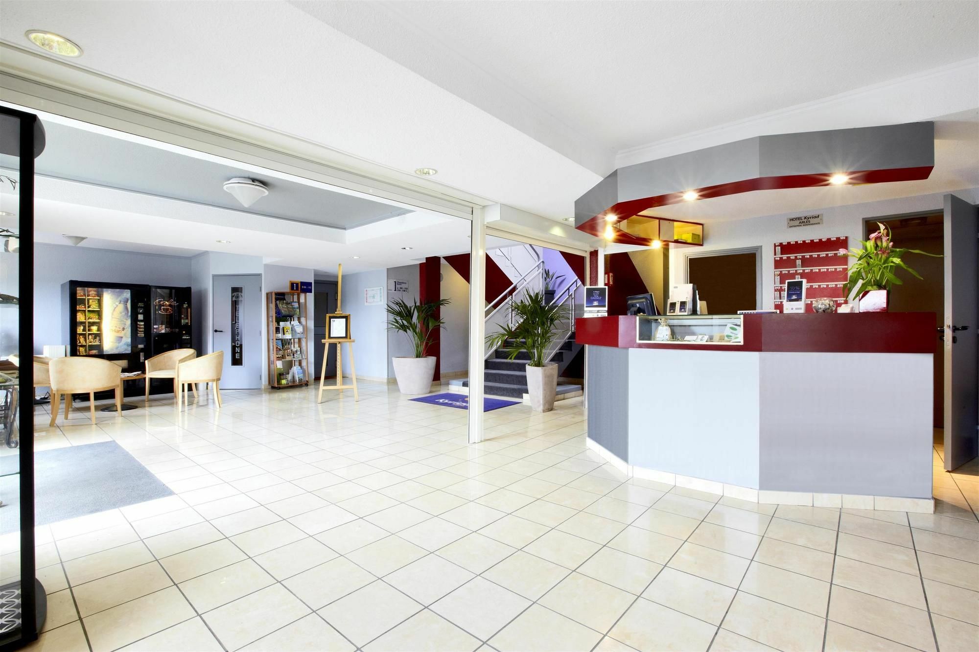 Hotel Kyriad Direct Arles
